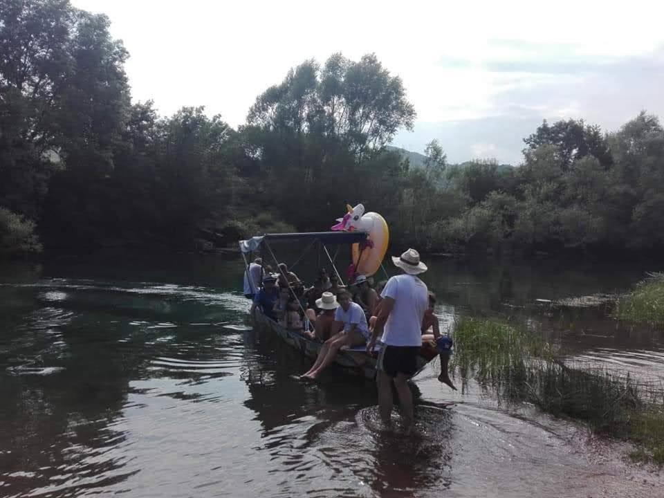 Haustor Skadar Lake Podgorica Exteriör bild
