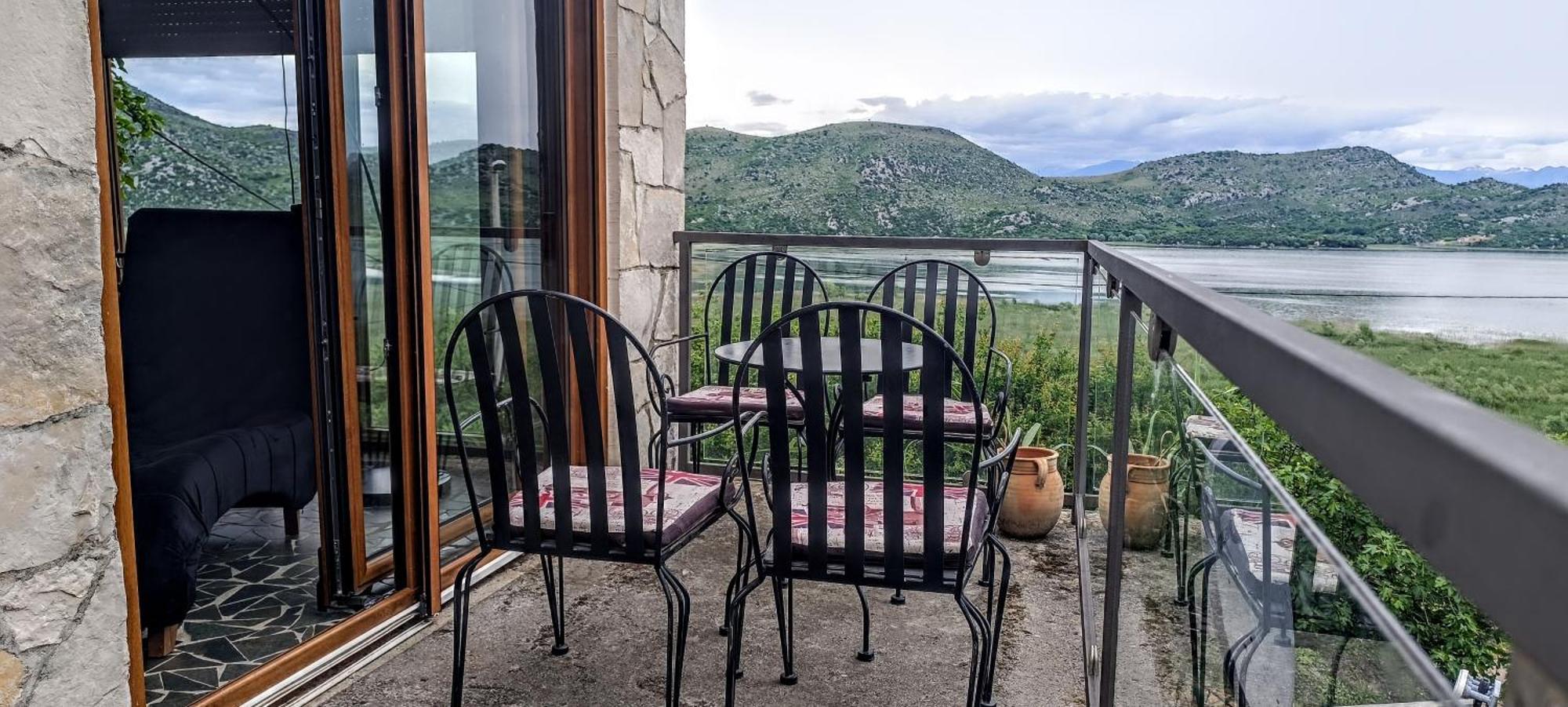 Haustor Skadar Lake Podgorica Exteriör bild