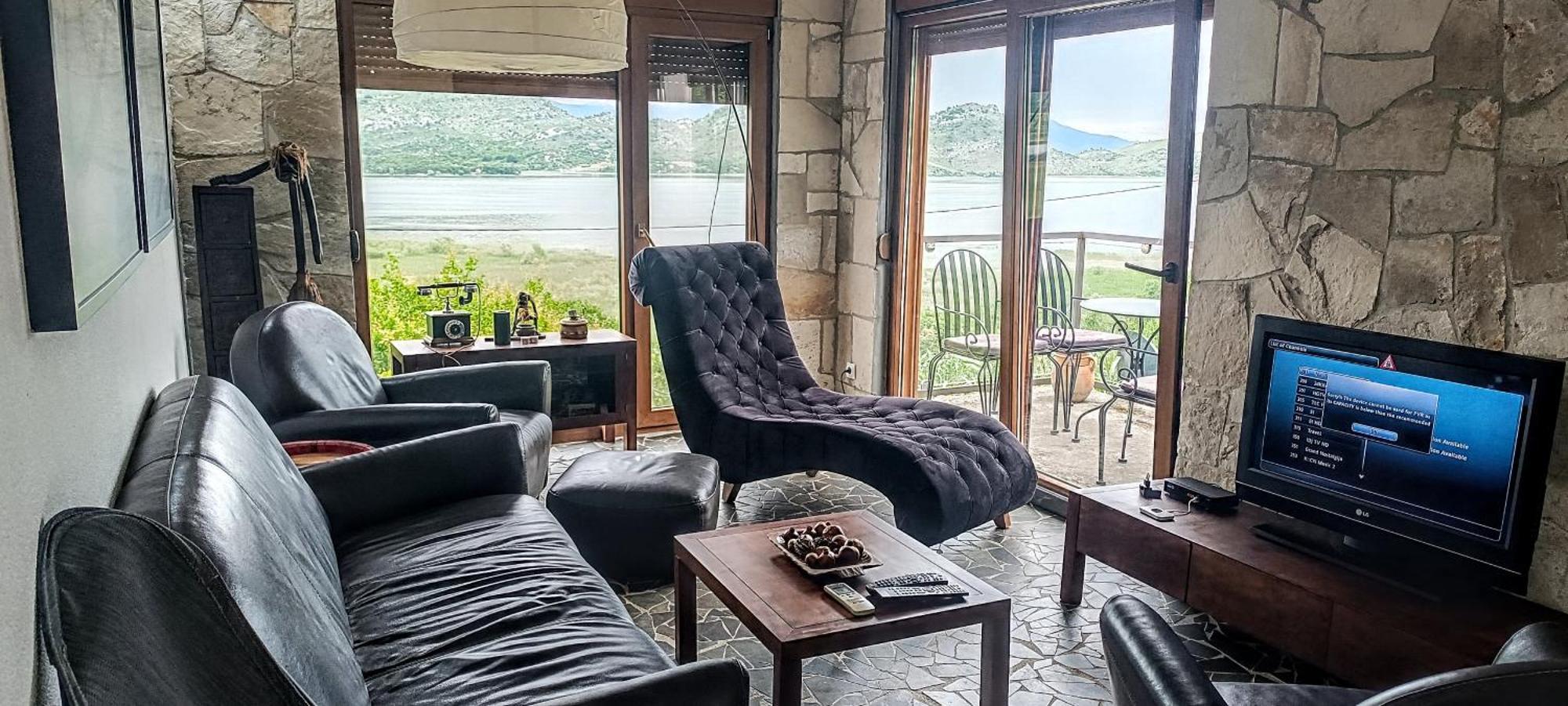 Haustor Skadar Lake Podgorica Exteriör bild